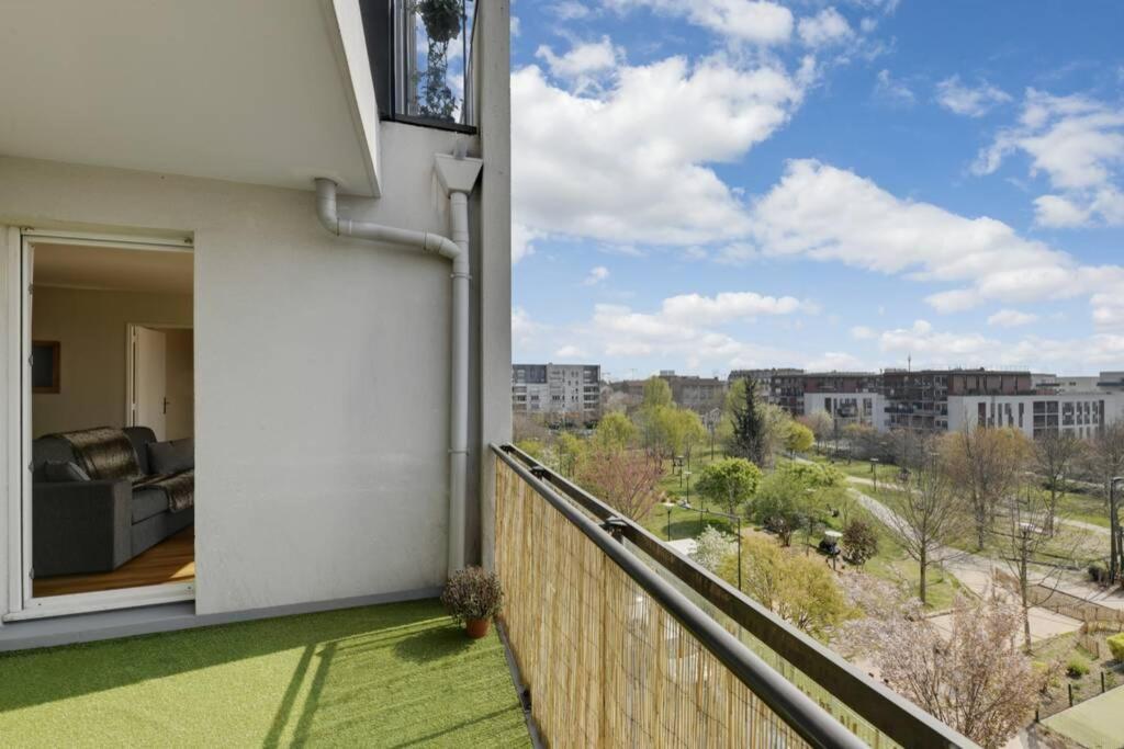 Апартаменти Chic Apart With Great View Of Paris Сен-Дені Екстер'єр фото
